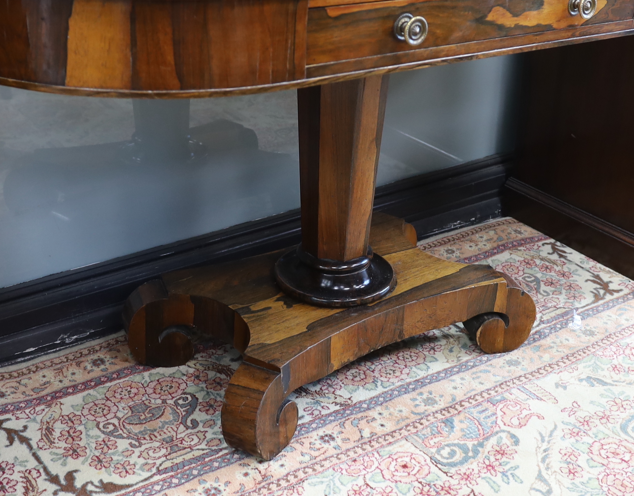 An early Victorian rosewood centre table, fitted with a single drawer, width 117cm, depth 58cm, height 68cm